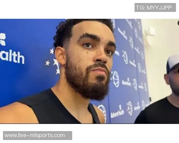 小卡特称赞泰厄斯琼斯为理想控卫强调其卓越沟通能力和团队价值