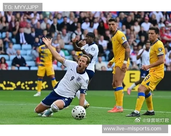 凯恩与宽萨室内训练状态不明出战威尔士前景堪忧 凯恩与宽萨室内训练状态不明出战威尔士前景堪忧