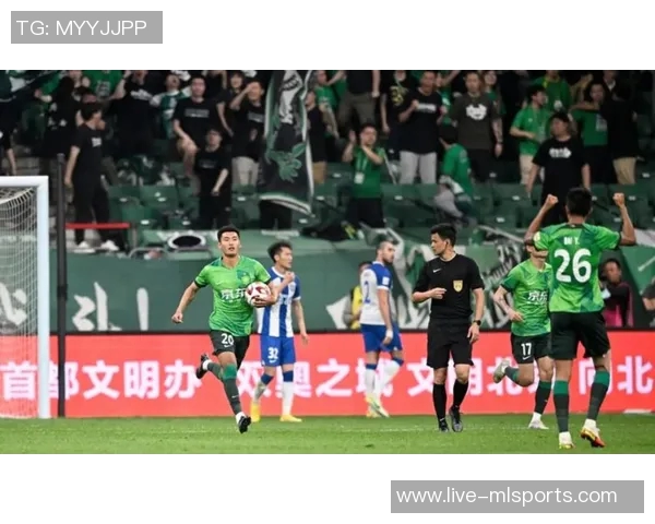 青岛海牛与上海海港激战正酣2025中超联赛第27轮精彩回顾 青岛海牛与上海海港激战正酣2025中超联赛第27轮精彩回顾