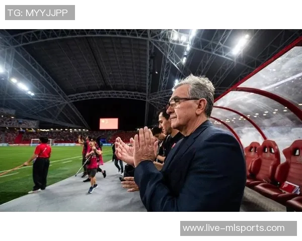 伊万谈单后腰批评认为输球源于整体实力不足而非战术选择