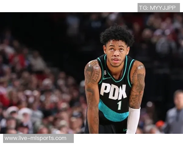 安芬尼西蒙斯半场表现惊艳8中6三分5中3独揽16分助球队领先